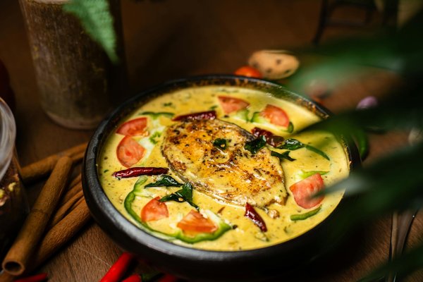 What are the best techniques for crafting a homemade steak and kidney pie?